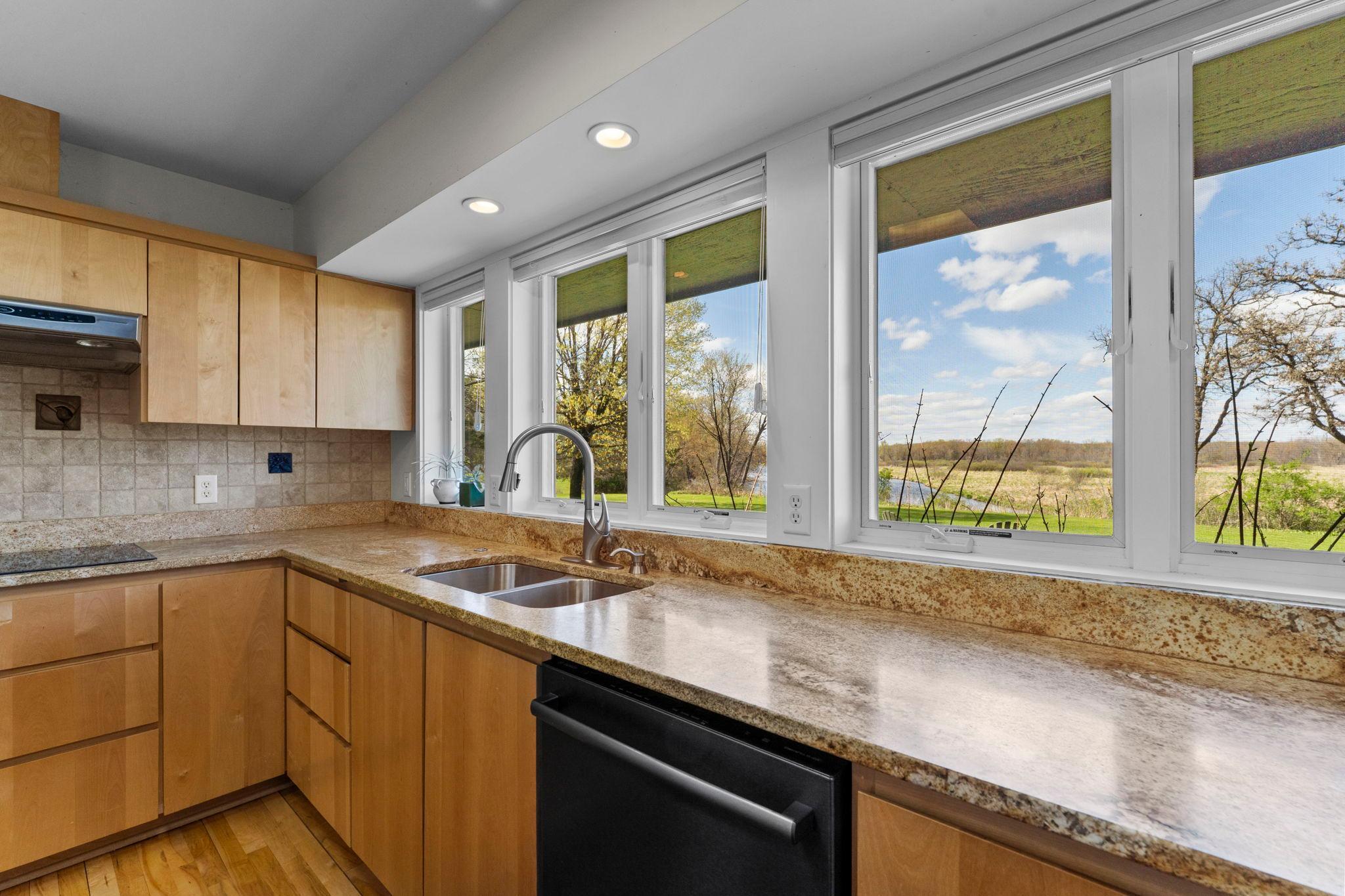 45-web-or-mls-1711 W Church Rd-396.jpg