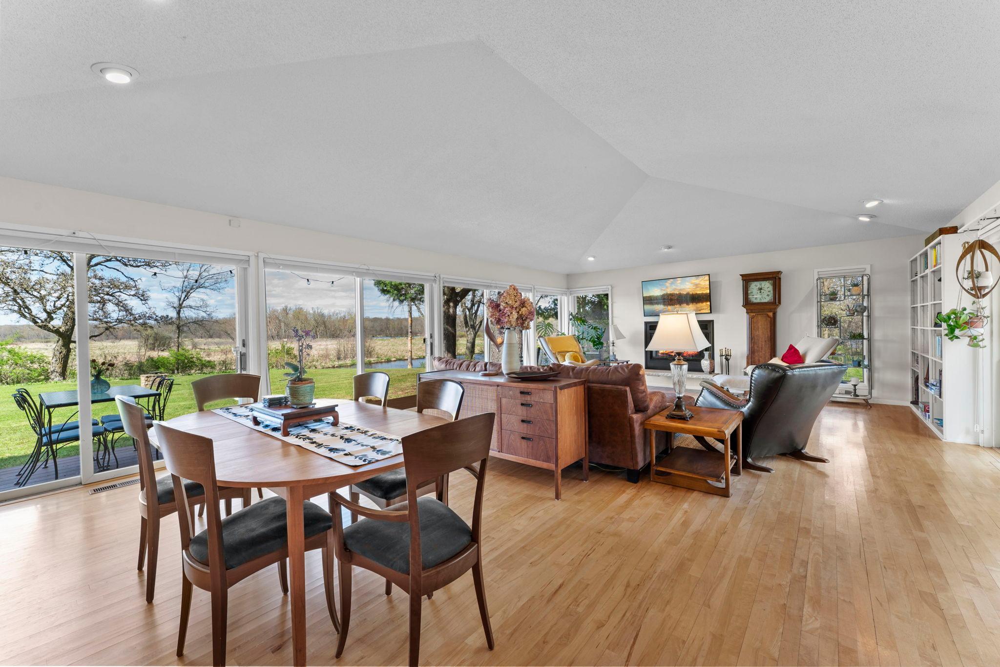 33-web-or-mls-1711 W Church Rd-336.jpg