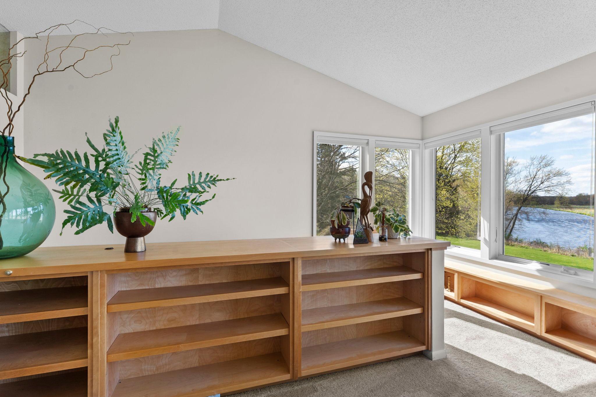76-web-or-mls-1711 W Church Rd-556.jpg