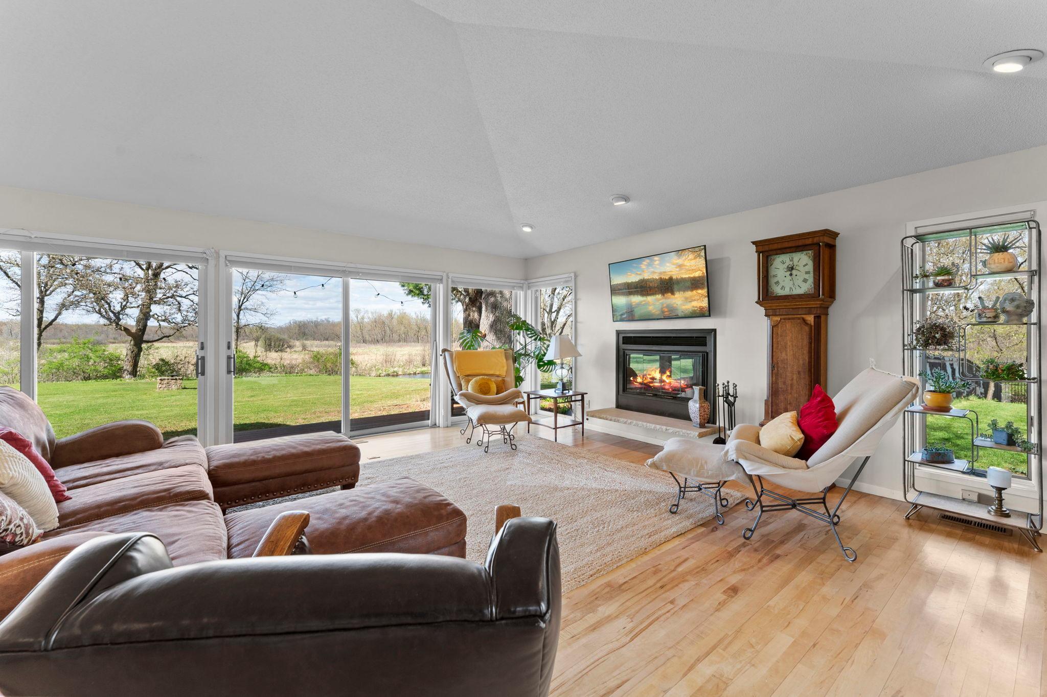 23-web-or-mls-1711 W Church Rd-286.jpg