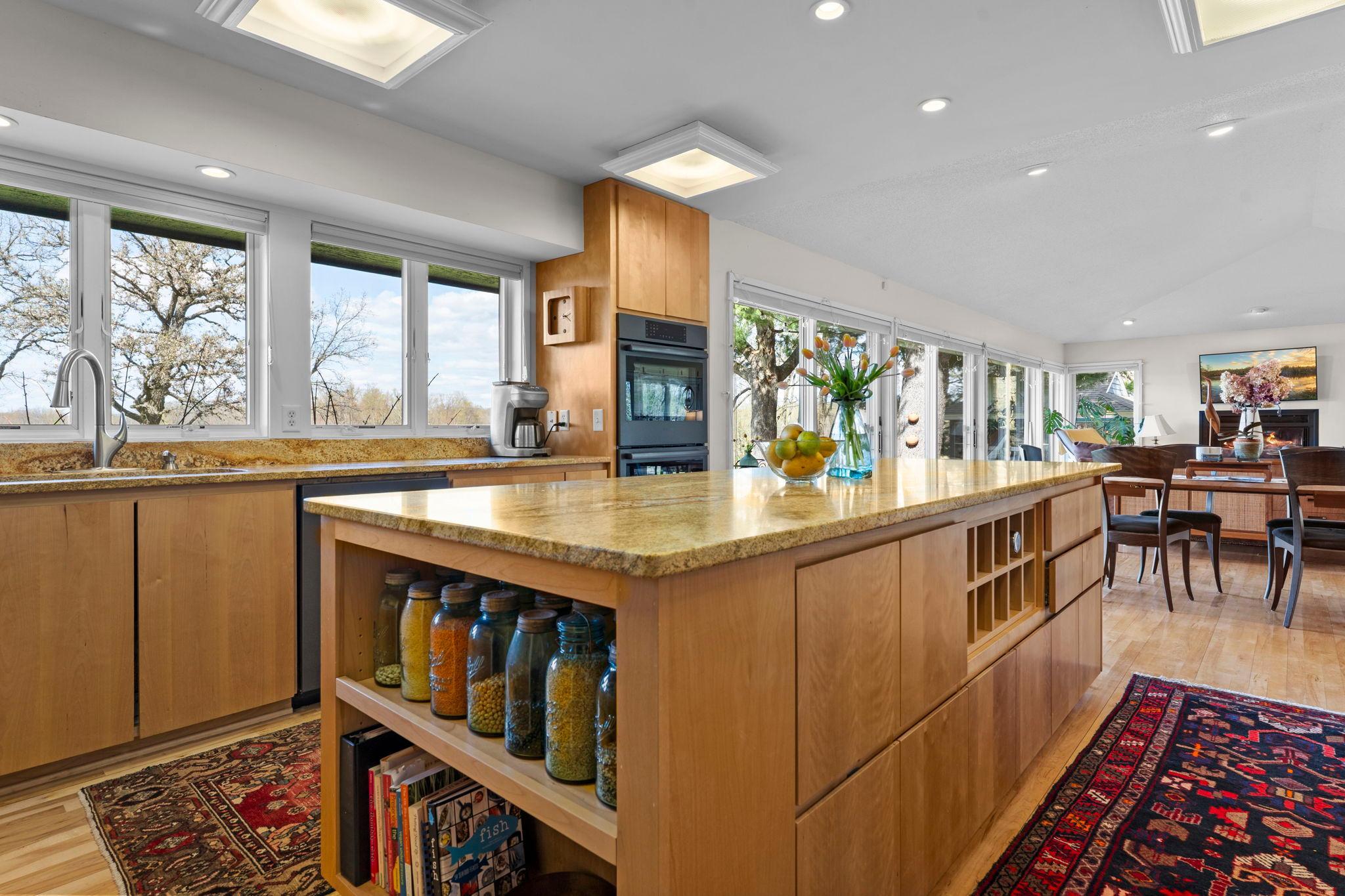 49-web-or-mls-1711 W Church Rd-416.jpg