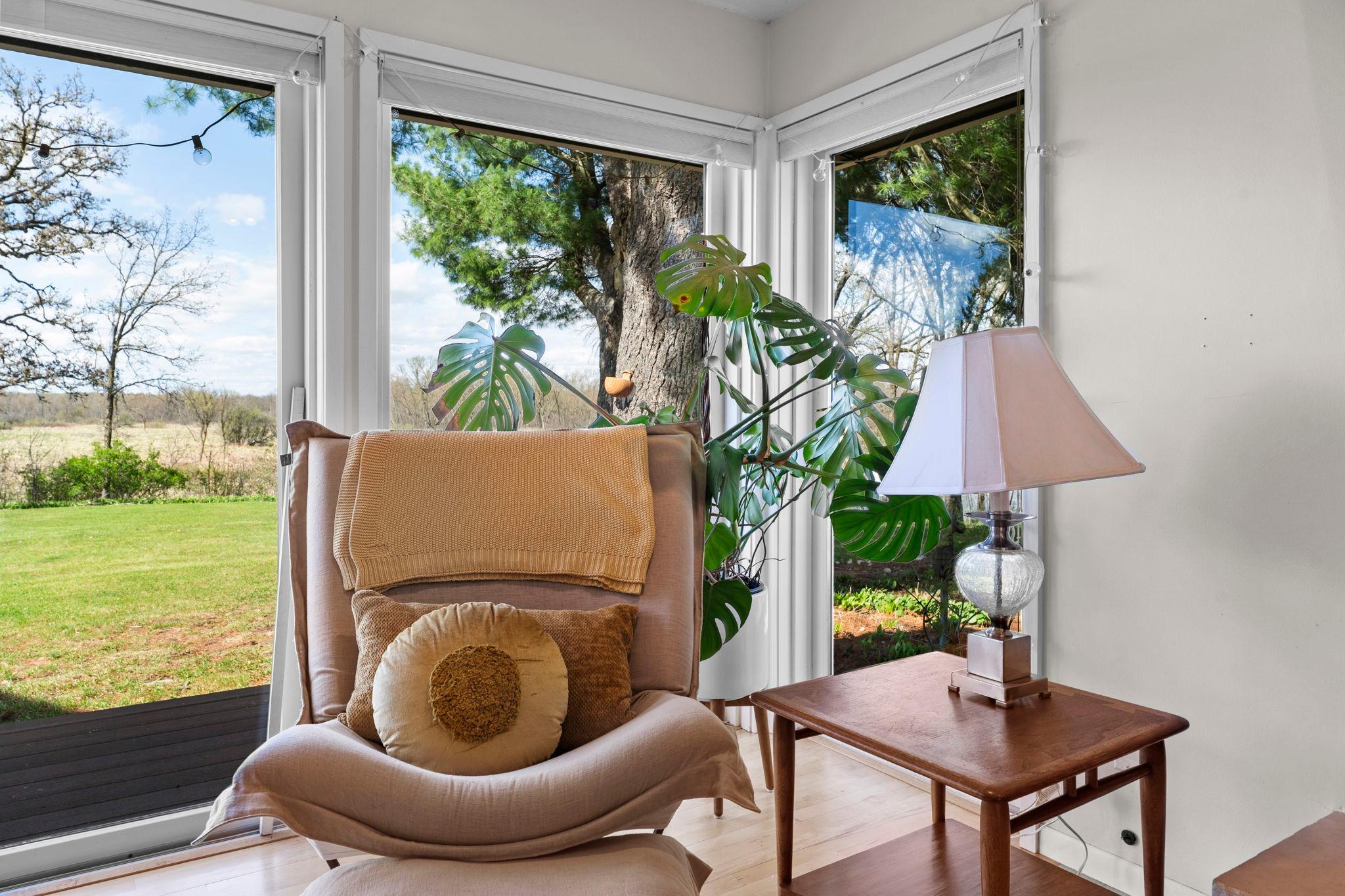 28-web-or-mls-1711 W Church Rd-311.jpg