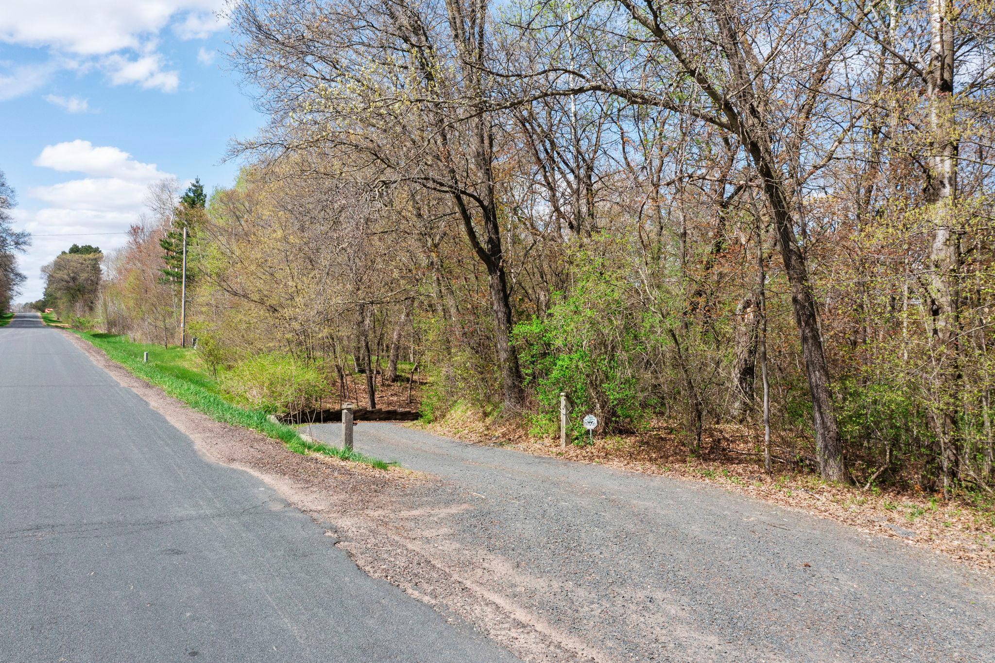 5-web-or-mls-1711 W Church Rd-2.jpg