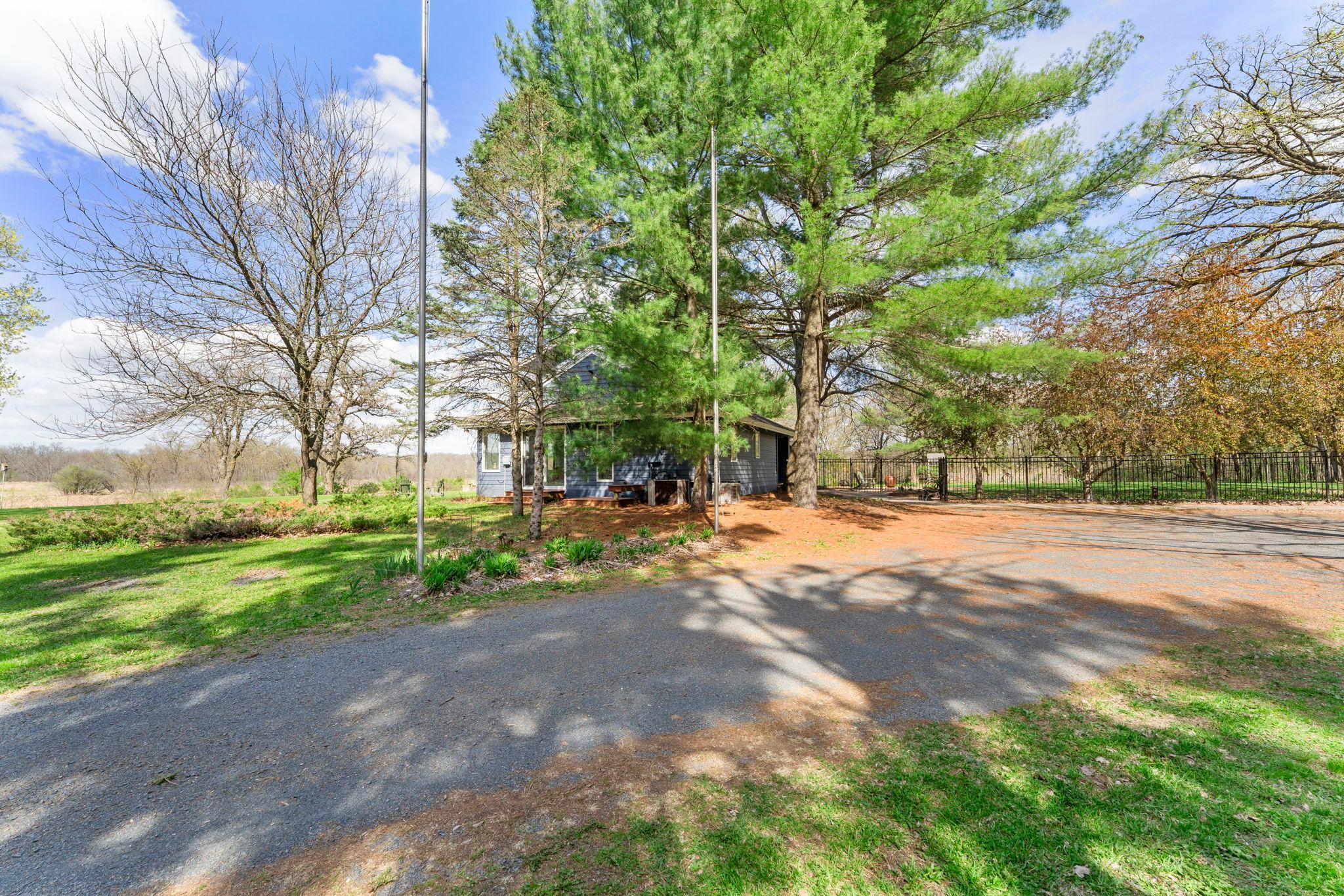 10-web-or-mls-1711 W Church Rd-239.jpg