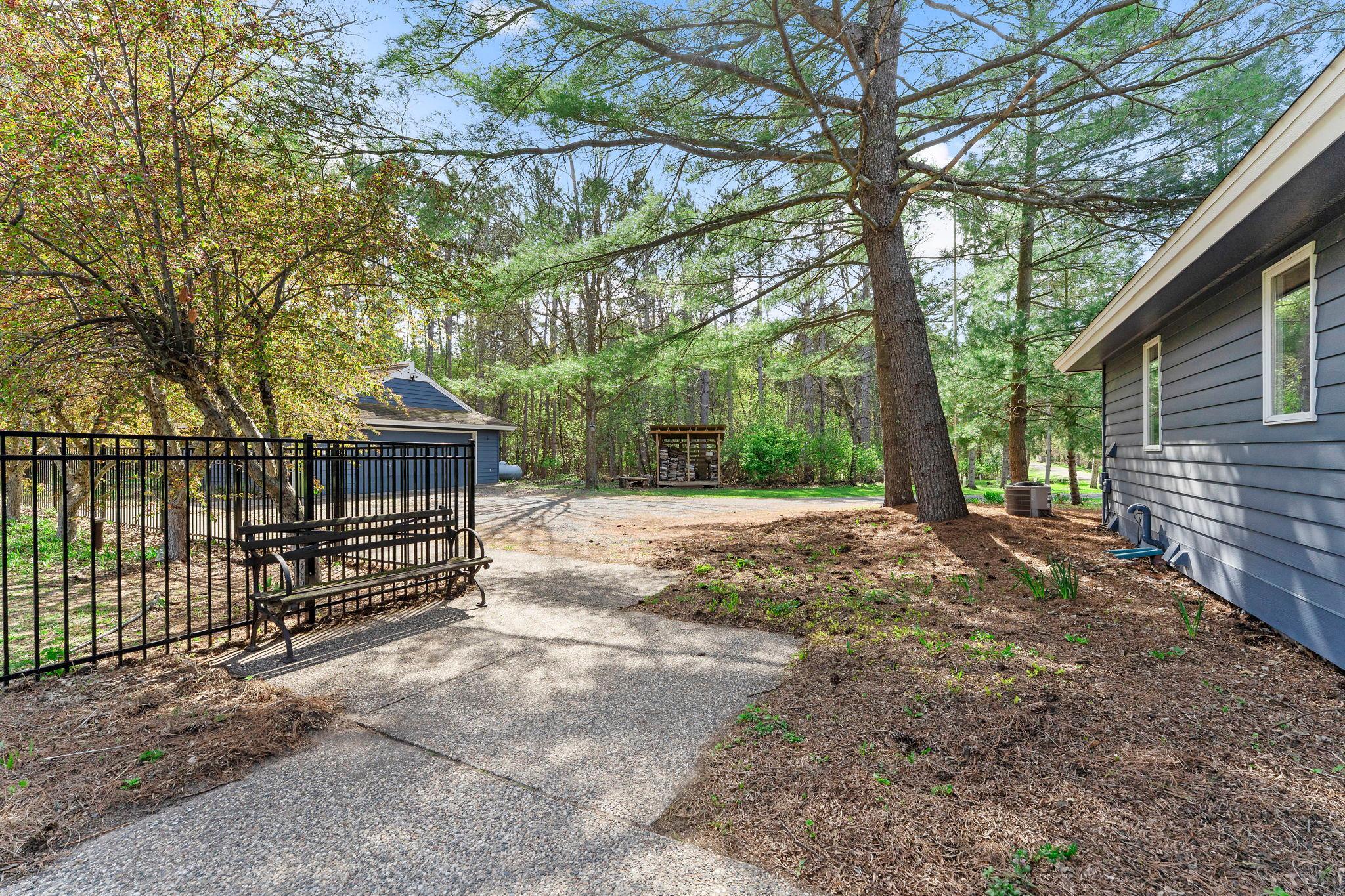 17-web-or-mls-1711 W Church Rd-259.jpg