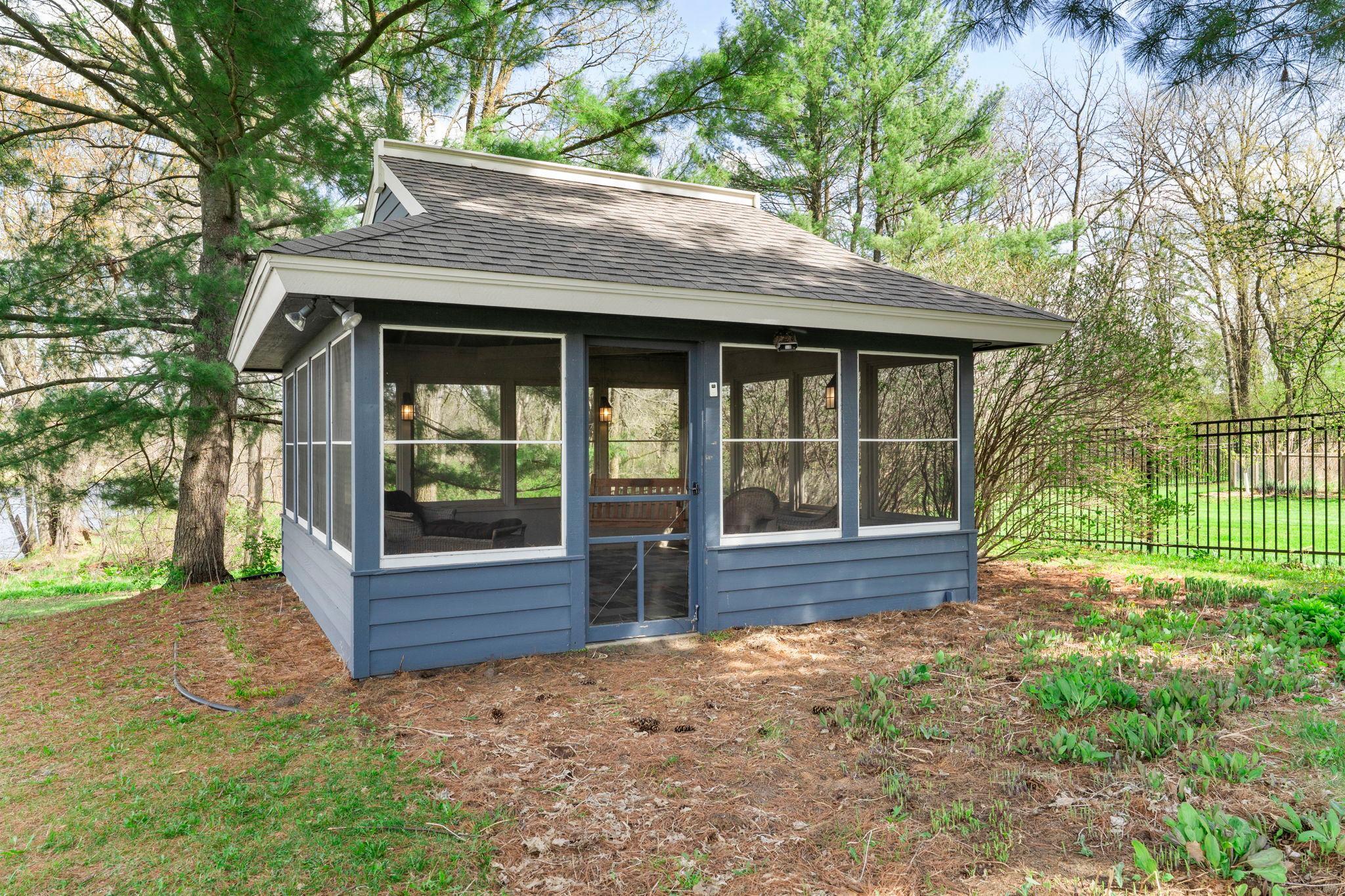107-web-or-mls-1711 W Church Rd-169.jpg