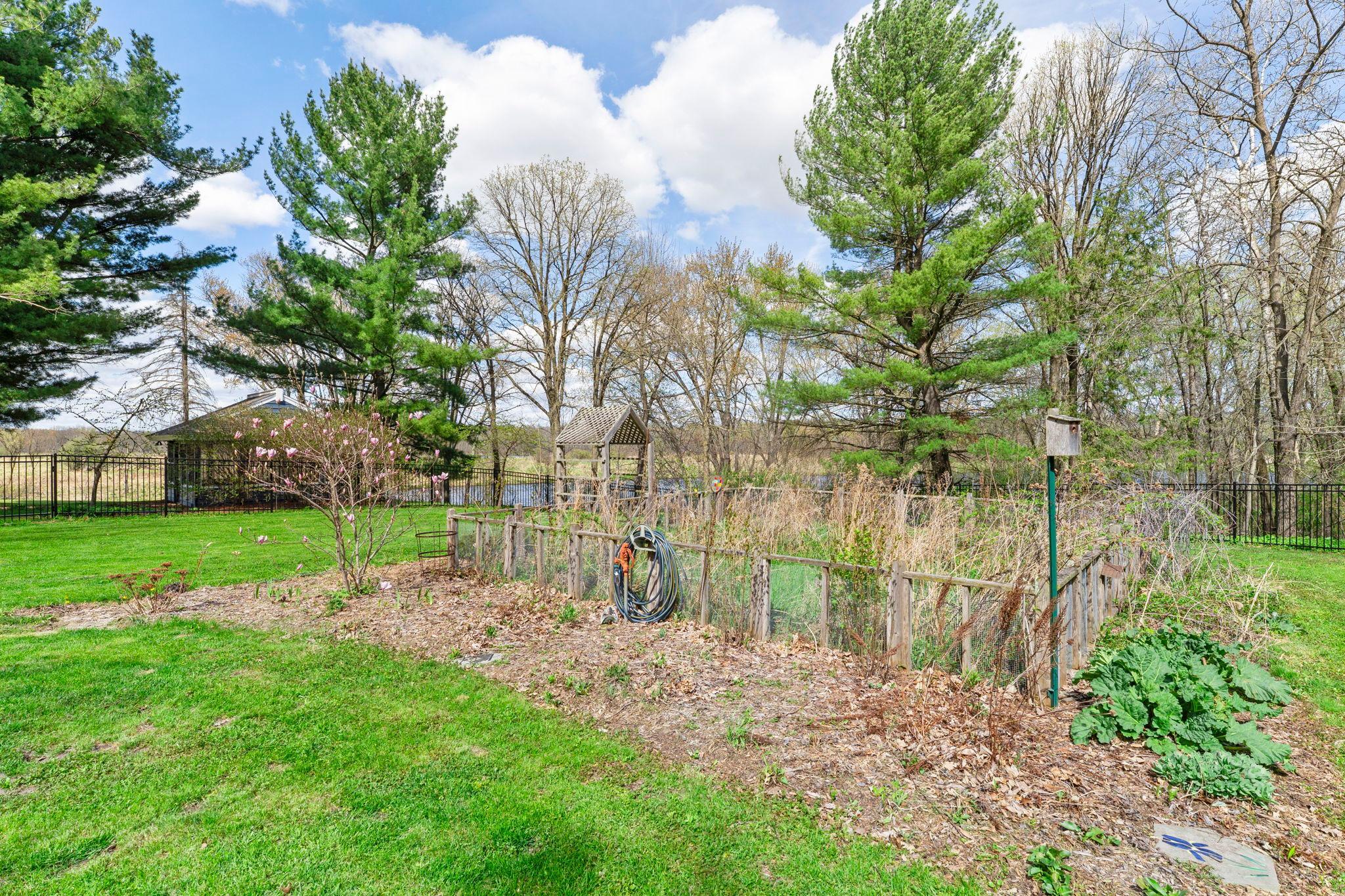 112-web-or-mls-1711 W Church Rd-199.jpg