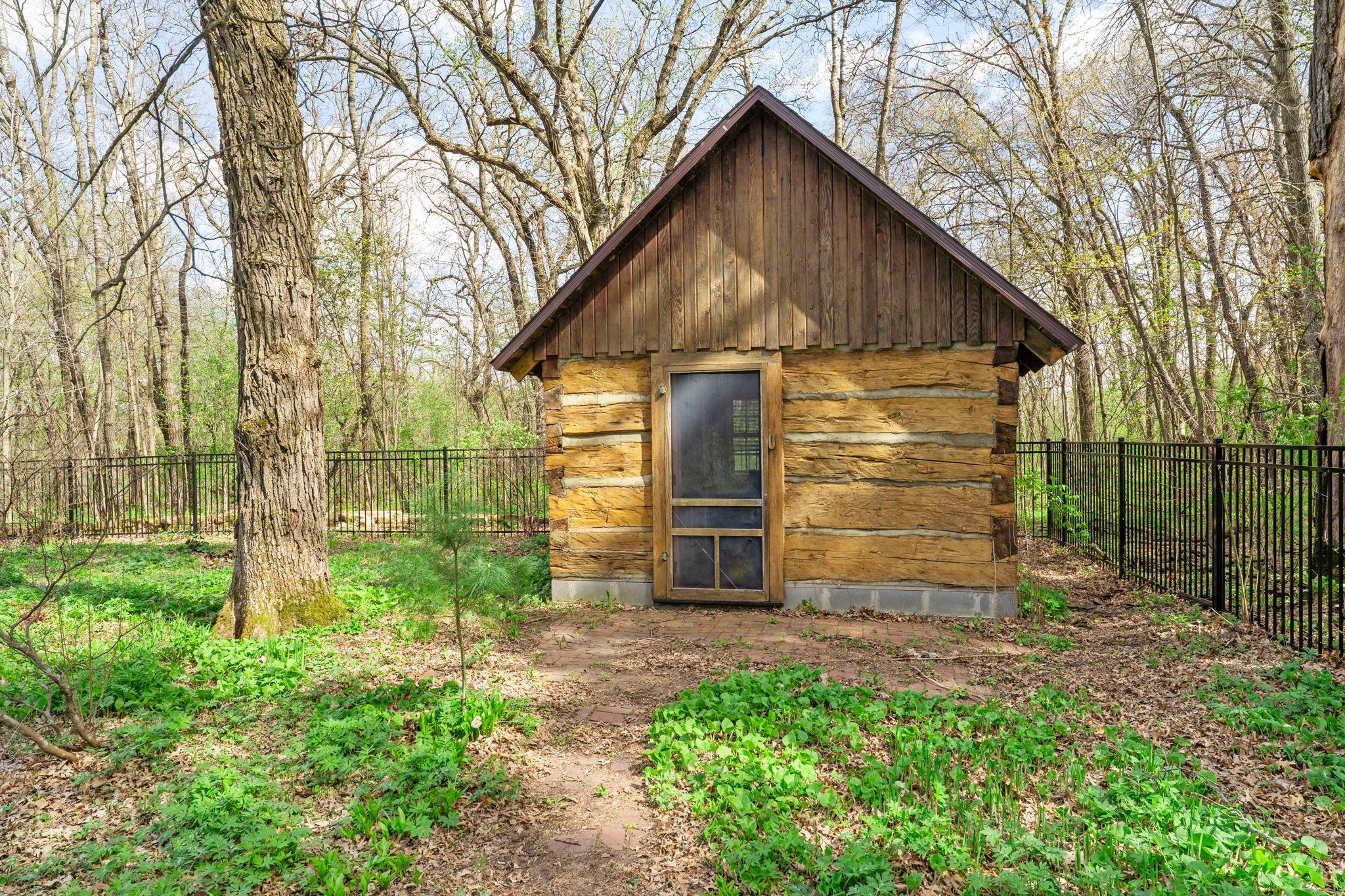 114-web-or-mls-1711 W Church Rd-204.jpg