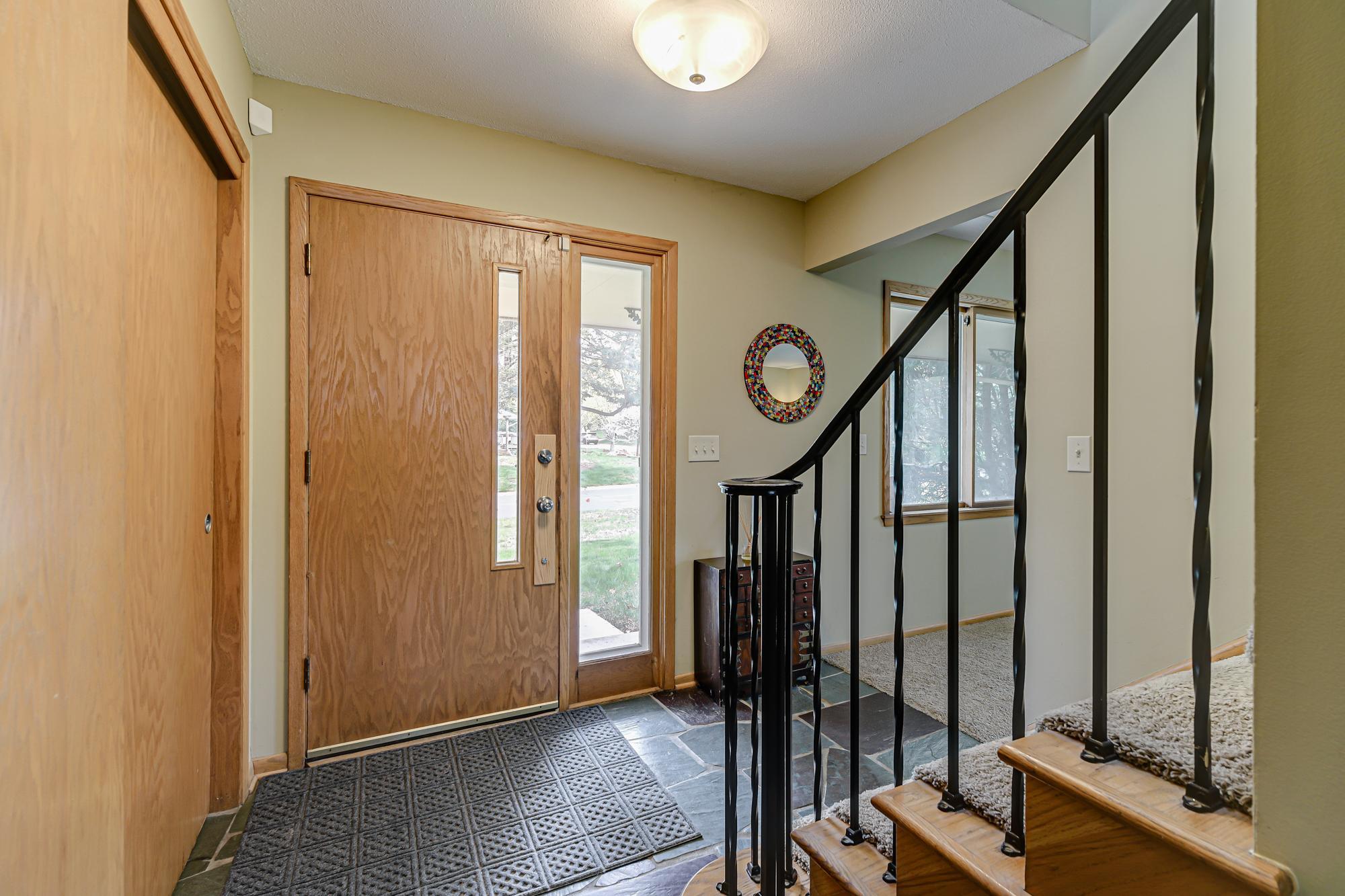 Foyer (1).jpg