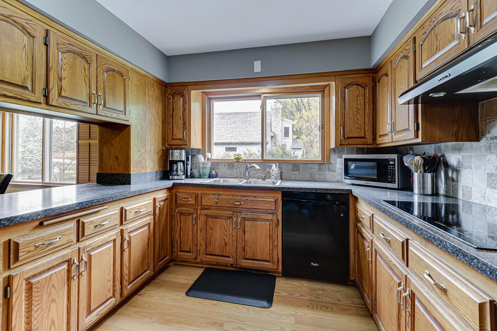 Kitchen-Informal-Dining (2).jpg