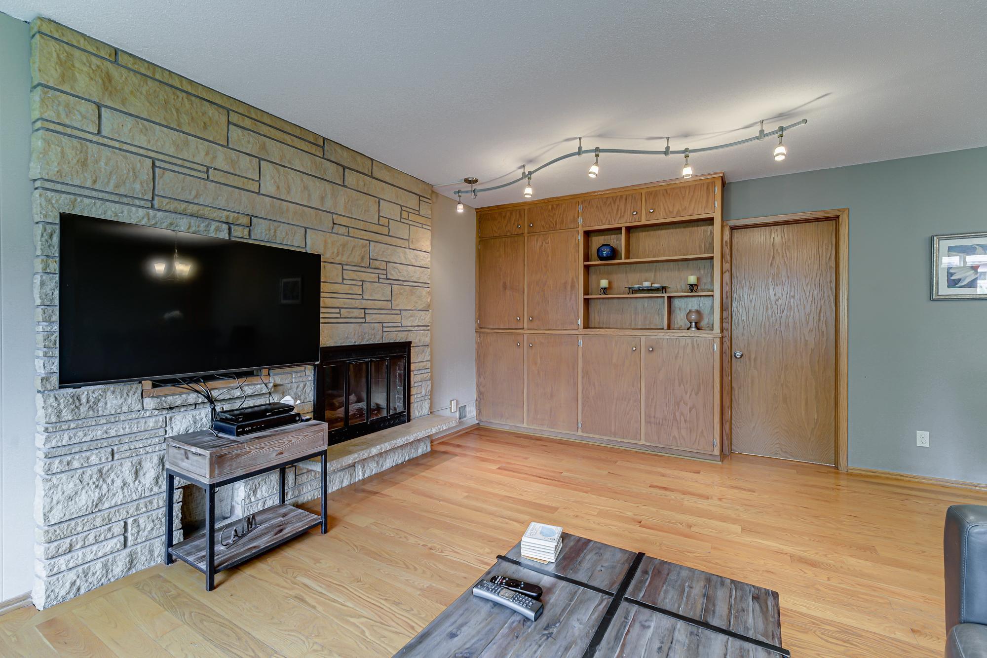Family-Room (4).jpg
