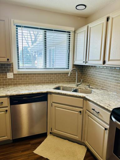 8556 S Pond Trail, Champlin, MN 55316