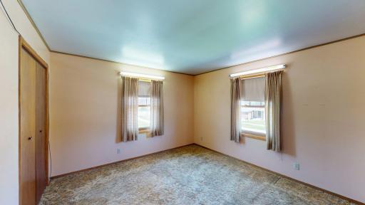 406 Giles Place, Albert Lea, MN 56007