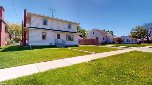 406 Giles Place, Albert Lea, MN 56007
