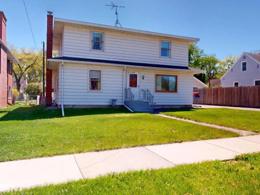 406 Giles Place, Albert Lea, MN 56007
