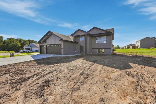 2883 29th Street NE, Sauk Rapids, MN 56379
