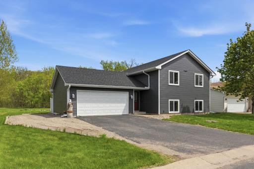 104 Century Lane, Silver Lake, MN 55381