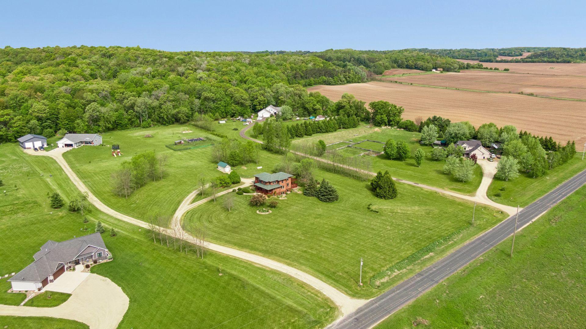 392 Old Cemetery Road , River Falls, WI 54022