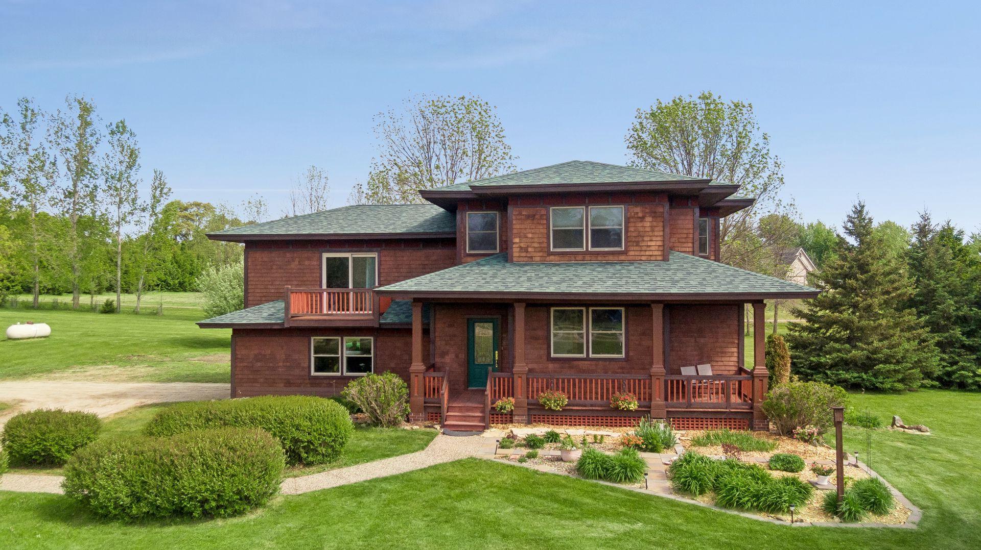 392 Old Cemetery Road , River Falls, WI 54022