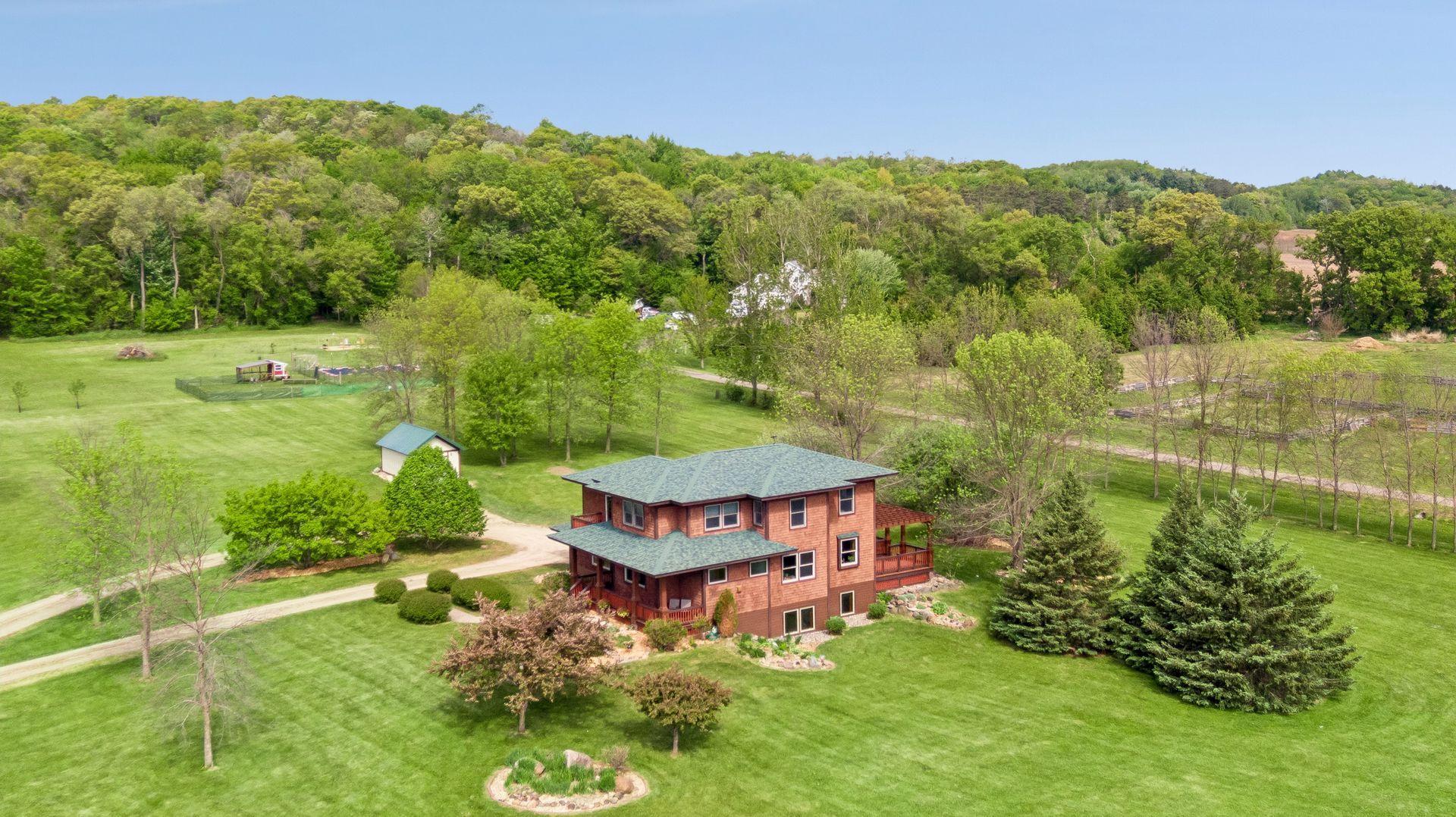 392 Old Cemetery Road , River Falls, WI 54022