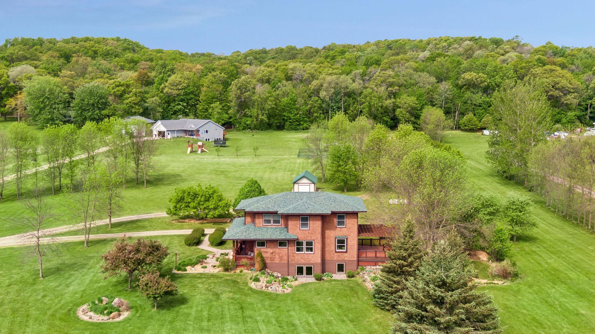 392 Old Cemetery Road , River Falls, WI 54022