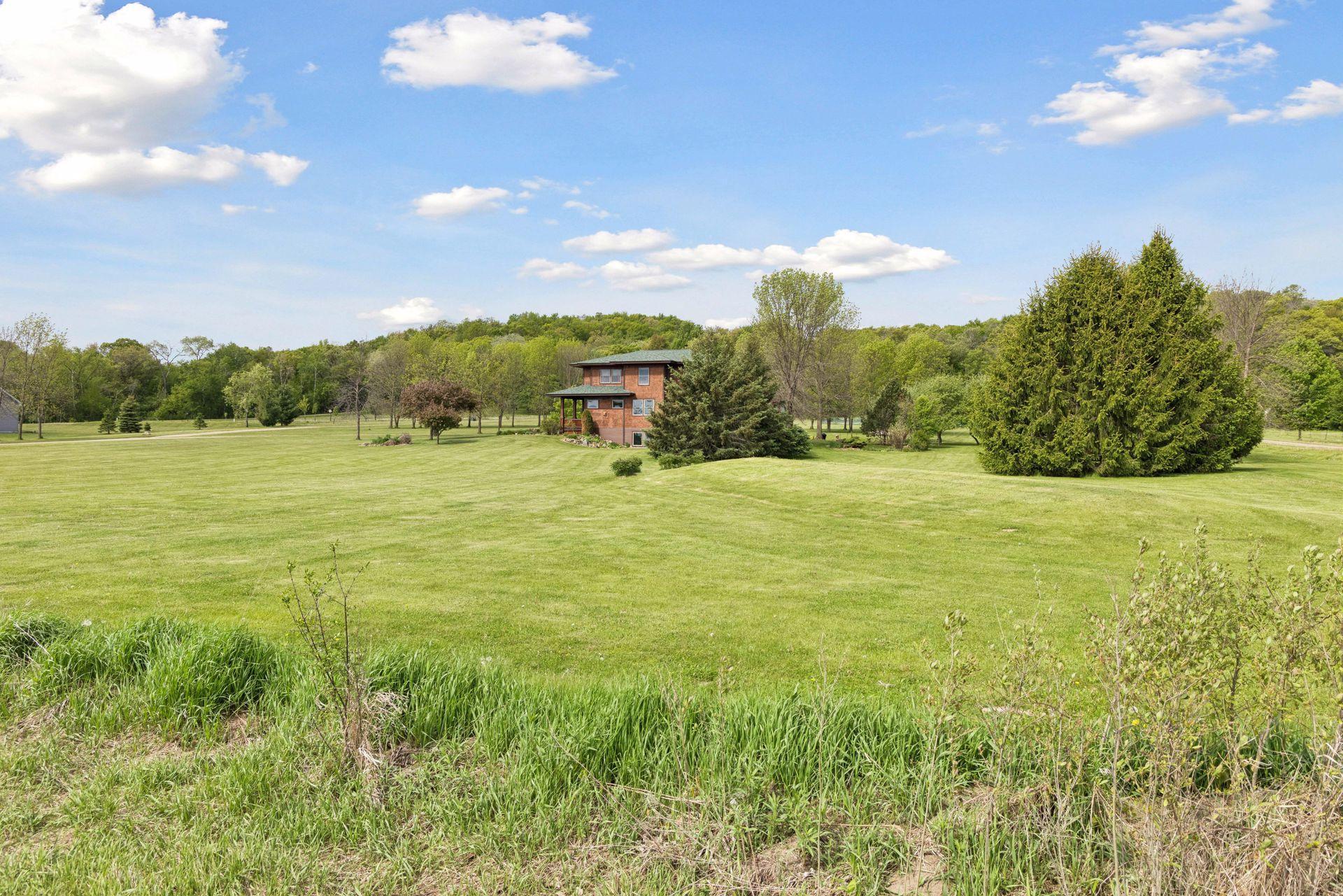 392 Old Cemetery Road , River Falls, WI 54022