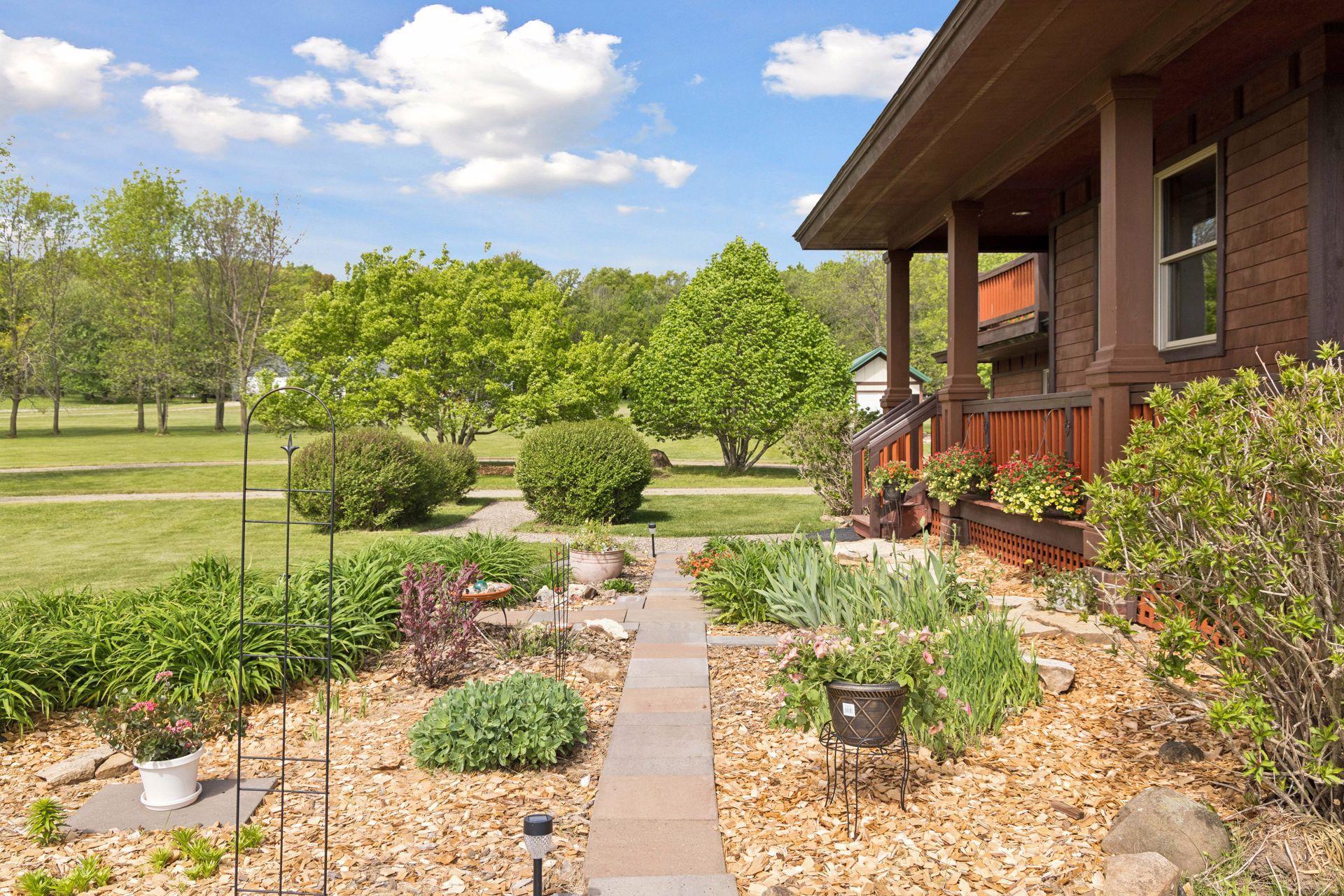 392 Old Cemetery Road , River Falls, WI 54022