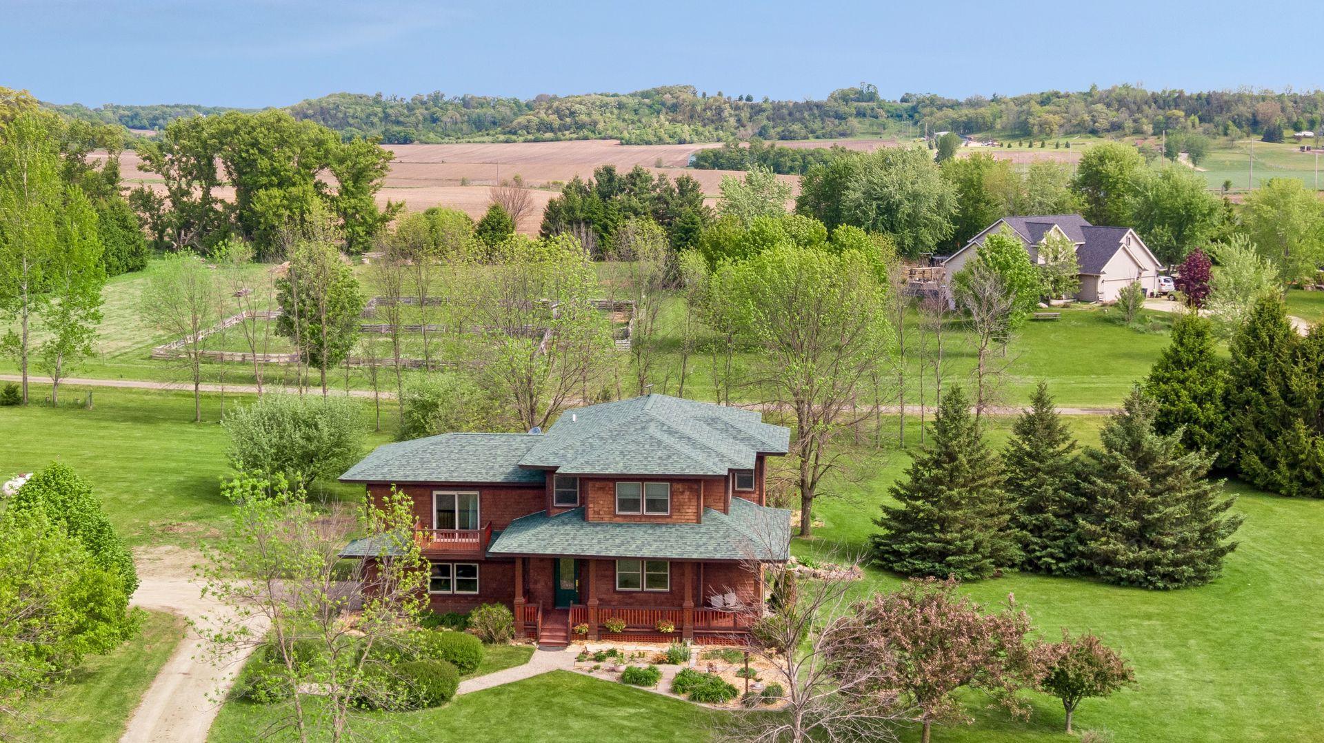 392 Old Cemetery Road , River Falls, WI 54022