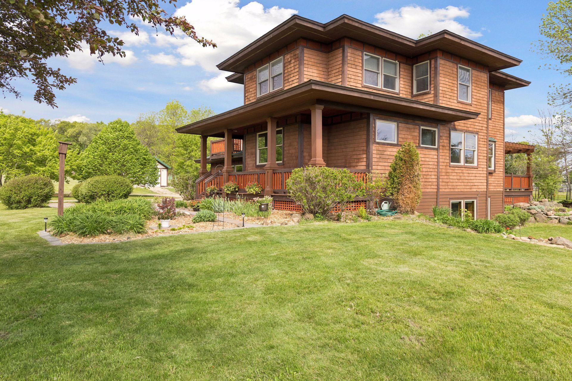 392 Old Cemetery Road , River Falls, WI 54022
