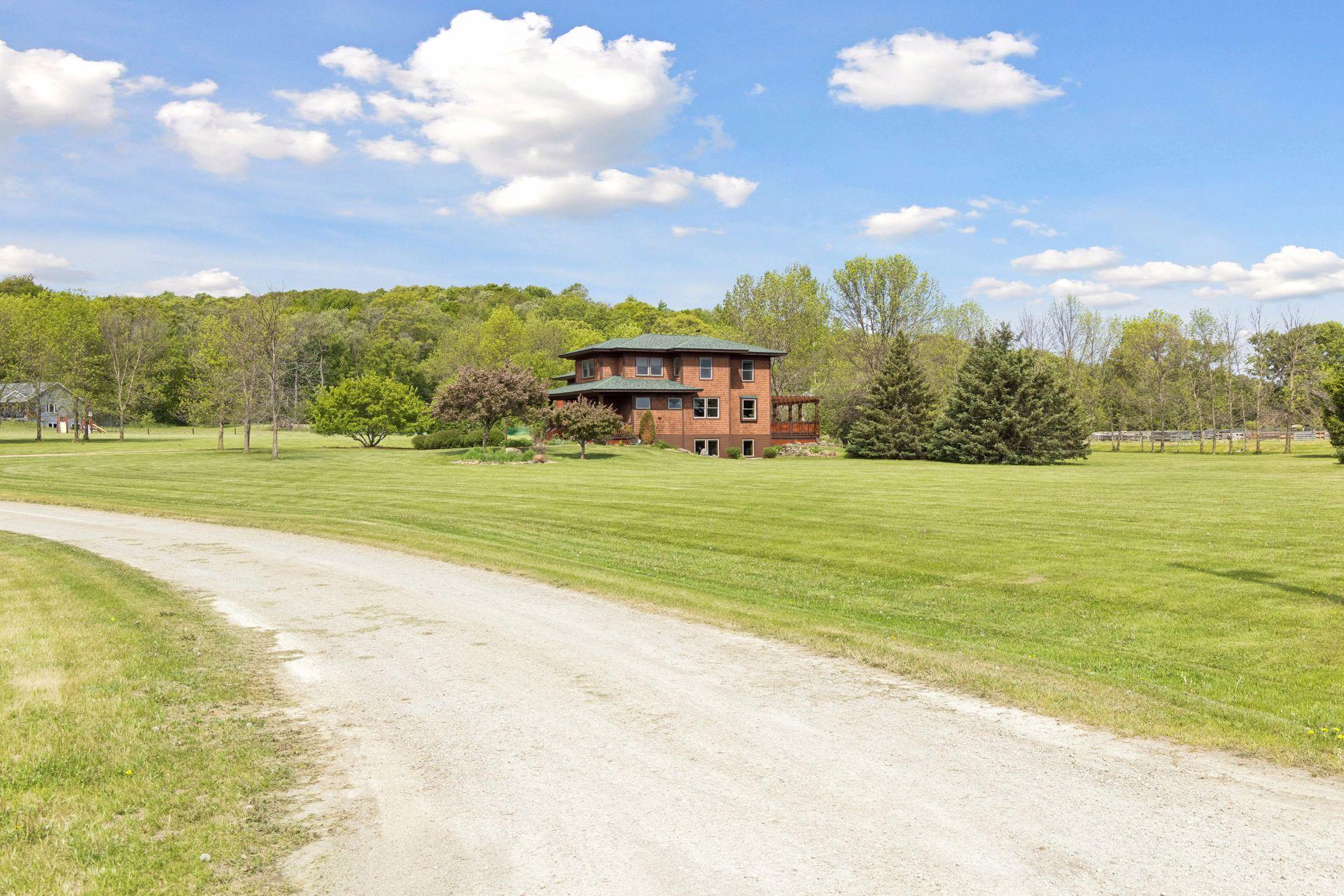 392 Old Cemetery Road , River Falls, WI 54022