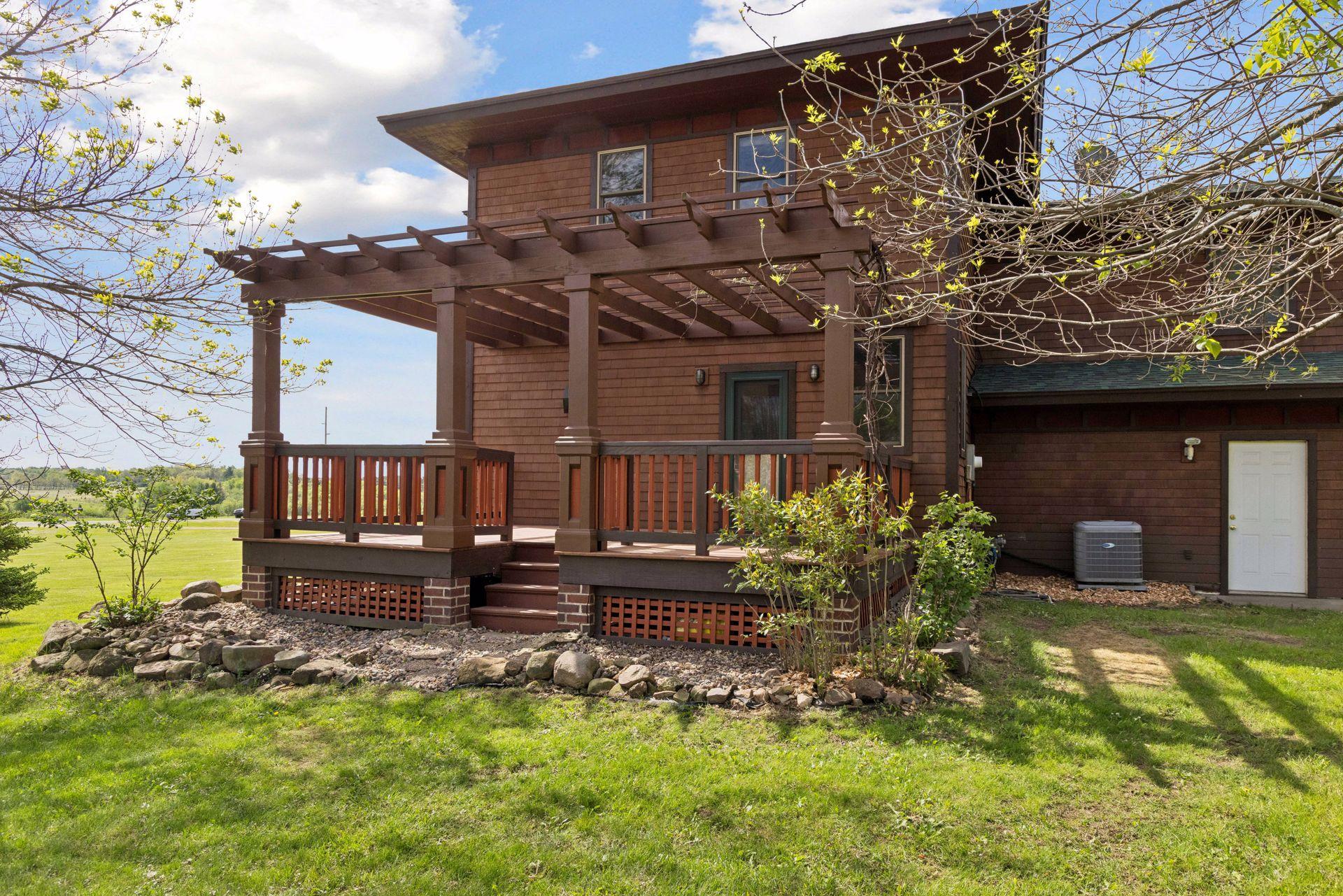 392 Old Cemetery Road , River Falls, WI 54022