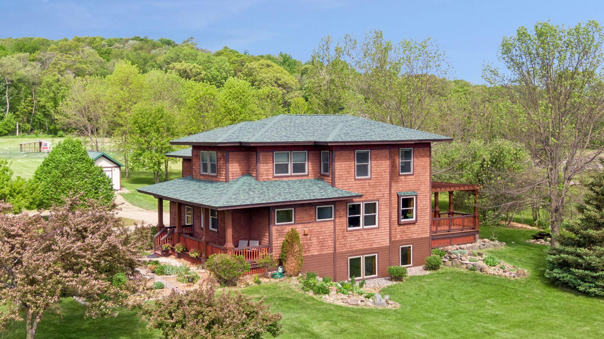 392 Old Cemetery Road , River Falls, WI 54022