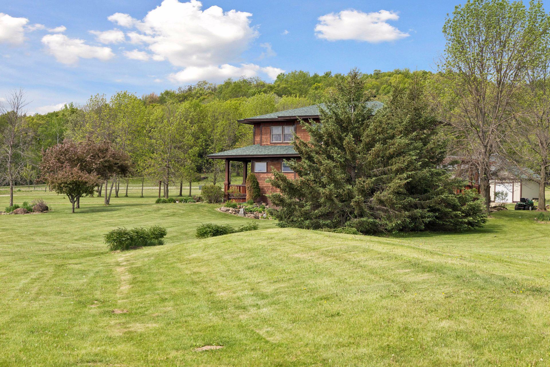 392 Old Cemetery Road , River Falls, WI 54022