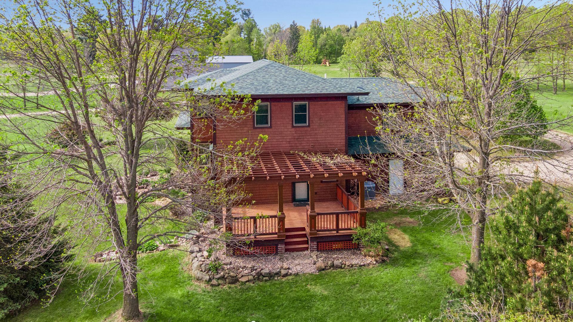 392 Old Cemetery Road , River Falls, WI 54022