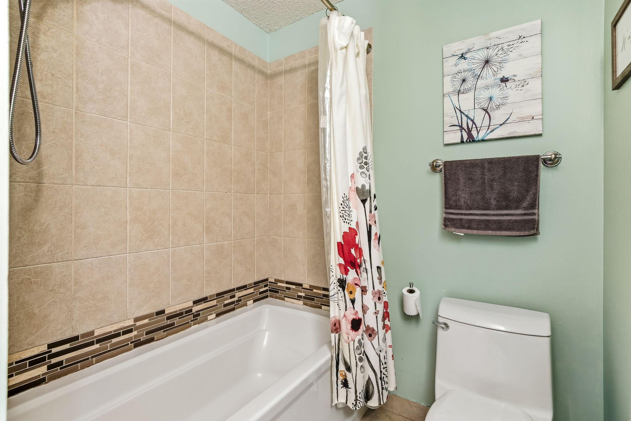 27-web-or-mls-9918-Kiwi-Ave-27.jpg