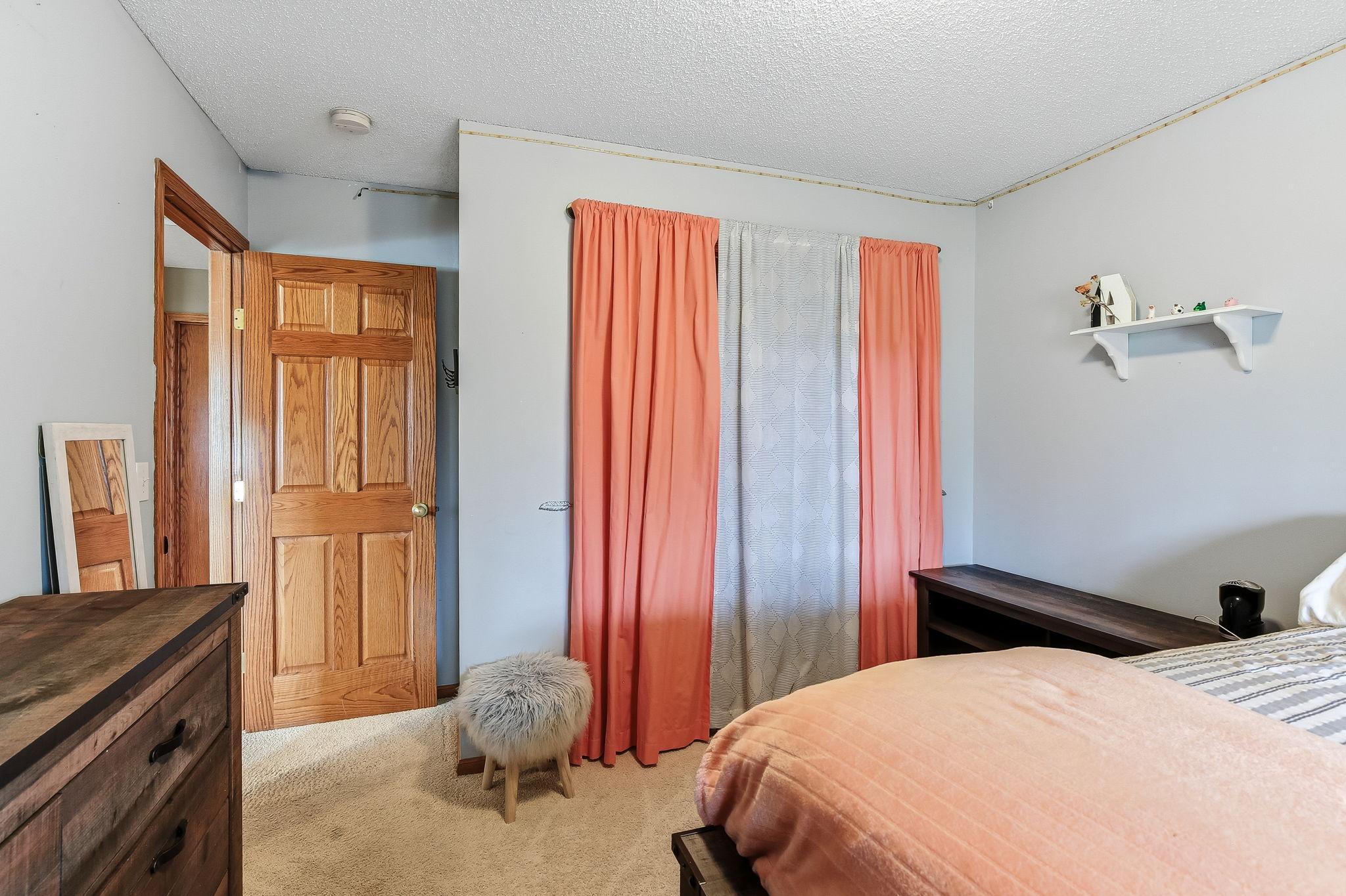 37-web-or-mls-9918-Kiwi-Ave-37.jpg
