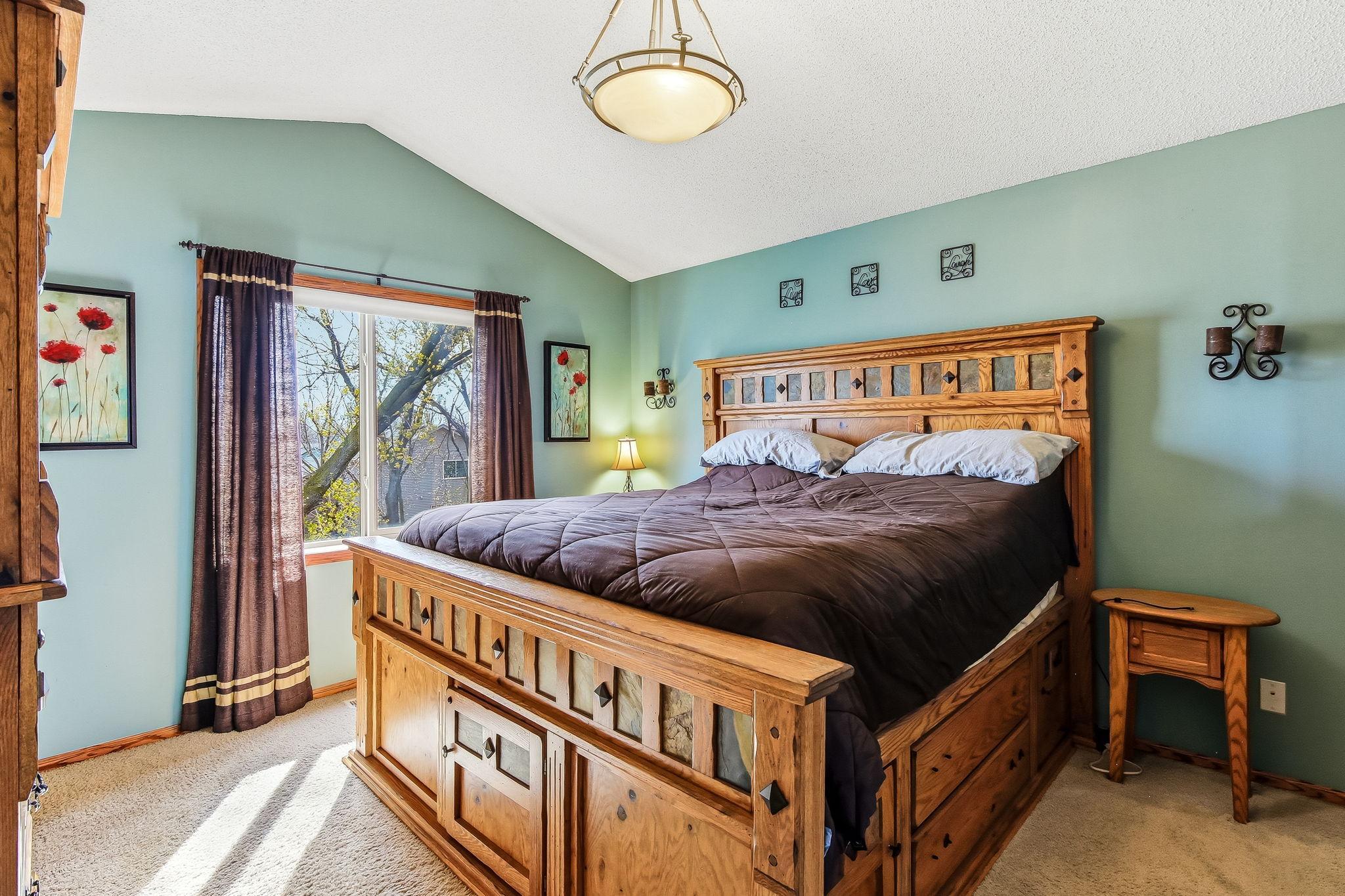 22-web-or-mls-9918-Kiwi-Ave-22.jpg