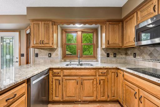 6054 174th Avenue NW, Anoka, MN 55303