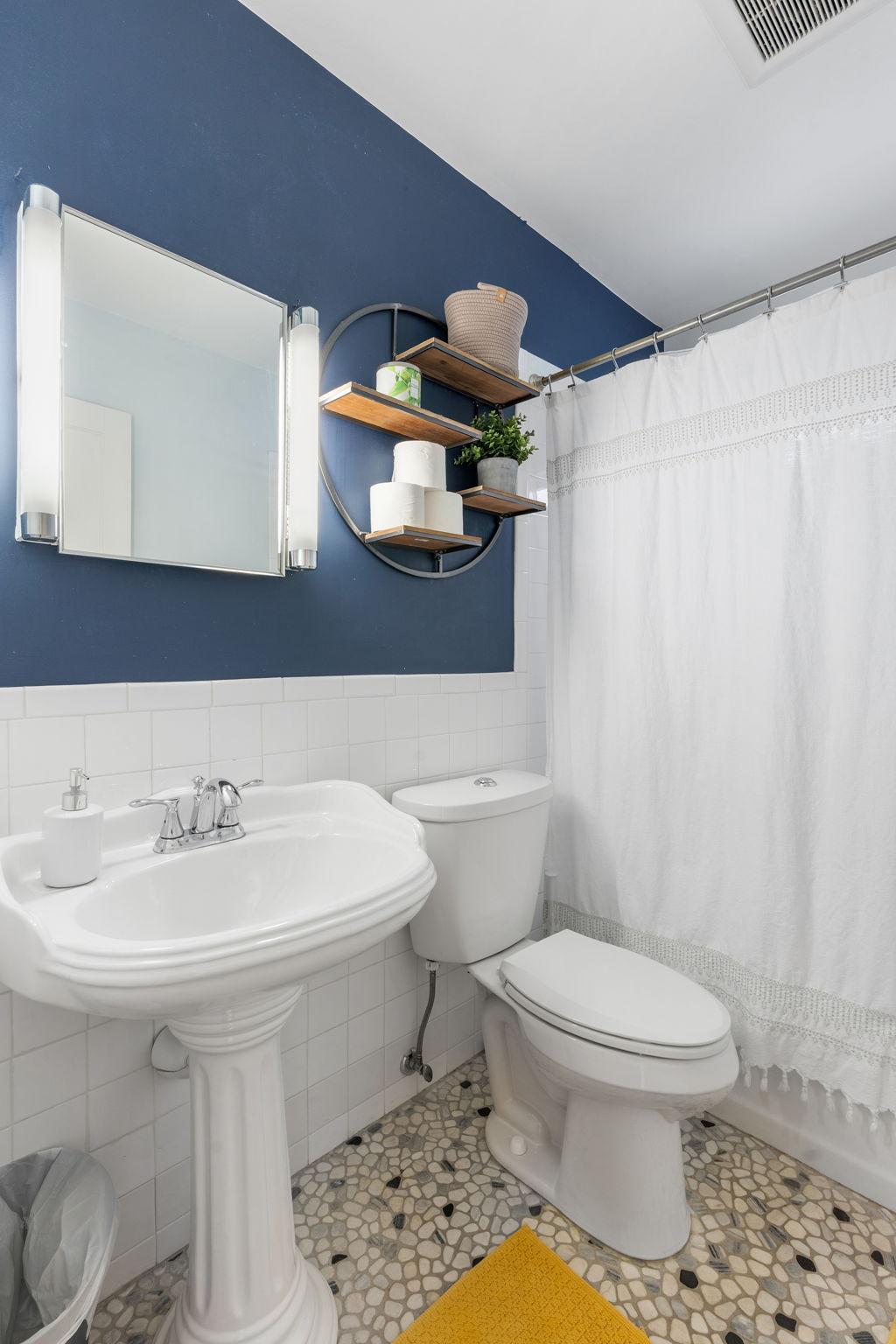 24-web-or-mls-264 Haskell St E-24.jpg