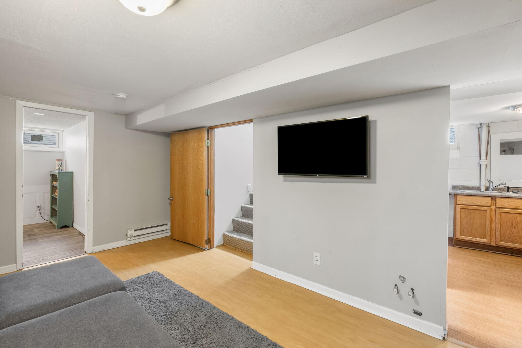 36-web-or-mls-264 Haskell St E-36.jpg