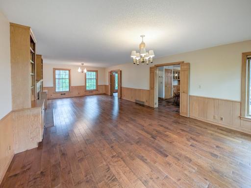 16220 Hayes Avenue, Carver, MN 55315