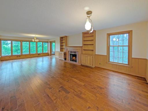 16220 Hayes Avenue, Carver, MN 55315