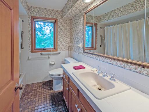 16220 Hayes Avenue, Carver, MN 55315