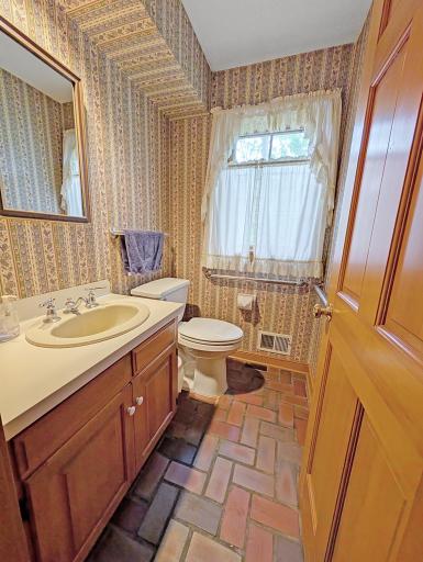 16220 Hayes Avenue, Carver, MN 55315