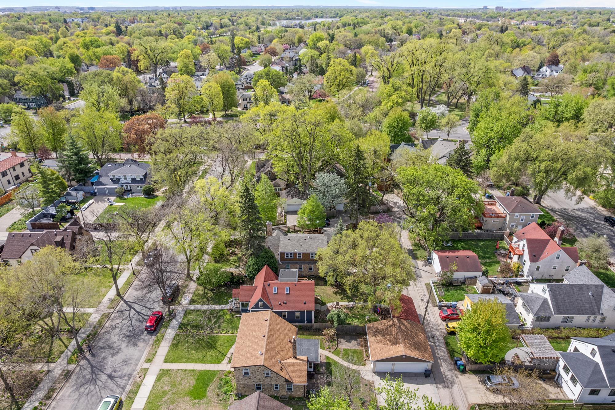 looking south towards the Minnehaha Parkway 1/2 block up the street