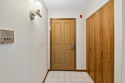 7420 Edinborough Way, 6105, Edina, MN 55435