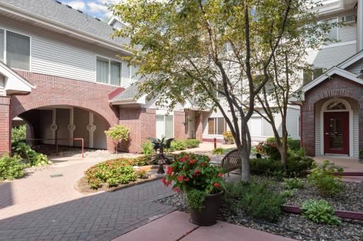 7420 Edinborough Way, 6105, Edina, MN 55435