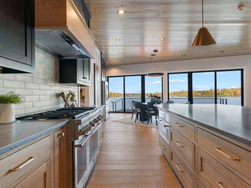 11245 E Steamboat Bay Drive, Brainerd, MN 56401