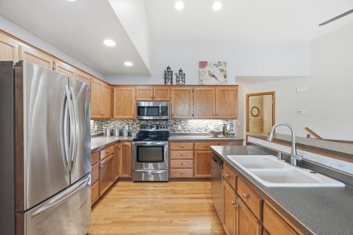 8821 Stonebrooke Court, Saint Paul, MN 55125