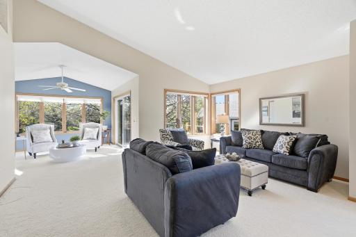 8821 Stonebrooke Court, Saint Paul, MN 55125